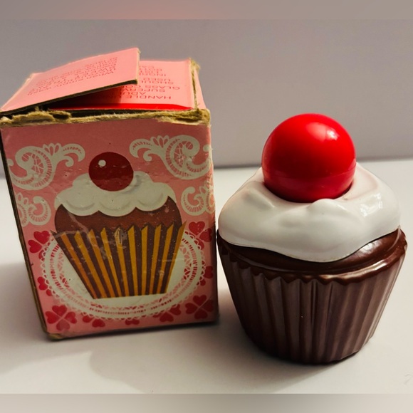 Vintage 1974 Avon "Sweet Treat" Bottle & Original Box - Picture 2 of 7